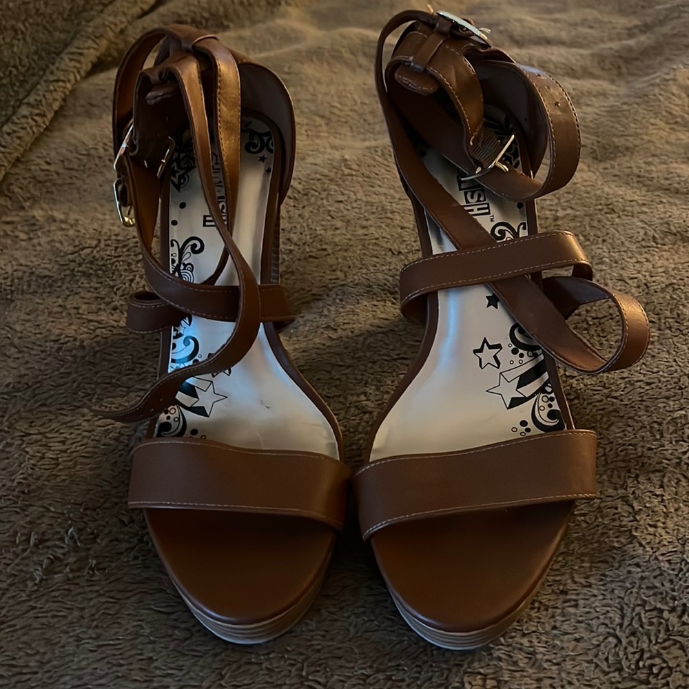 Platform Sandels - image 1